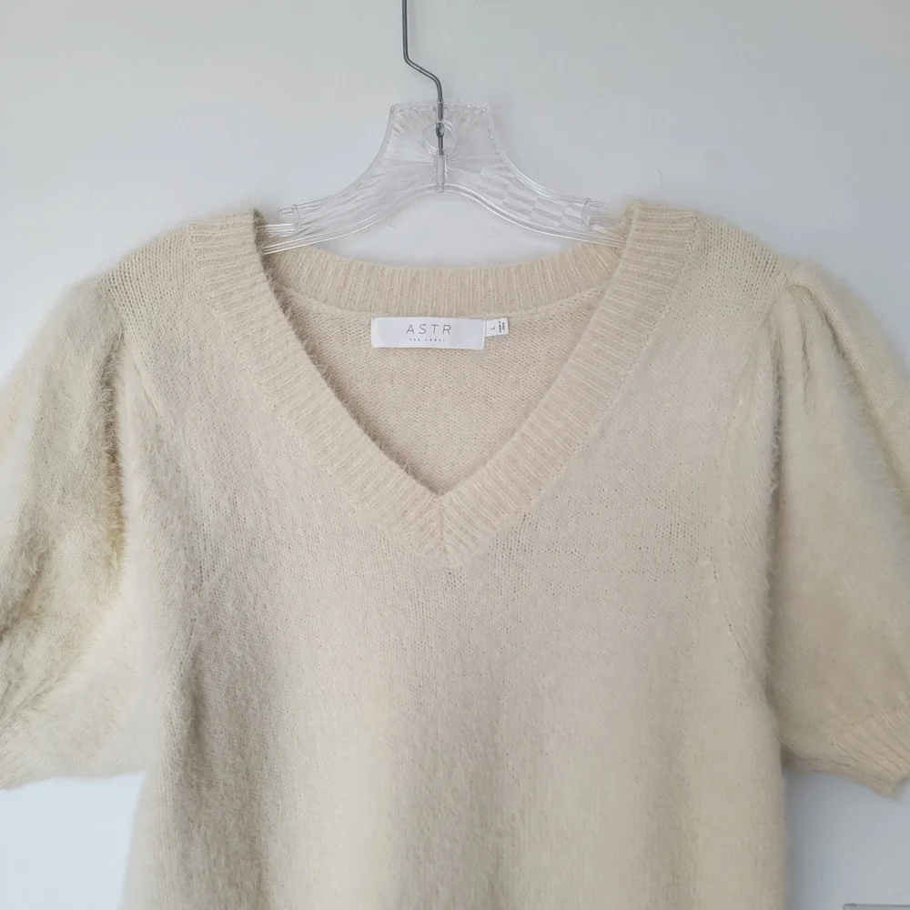 ASTR Prepy Fisherman Fuzzy Puff Sleeves Cream Top Size Large
